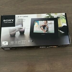 SONY S-Frame digital photo frame.